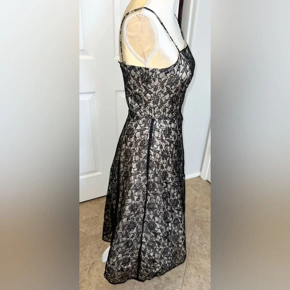 $7 GORGEOUS LACE DRESS SIZE 7/8. $7 IF BUNDLED - Picture 7 of 8